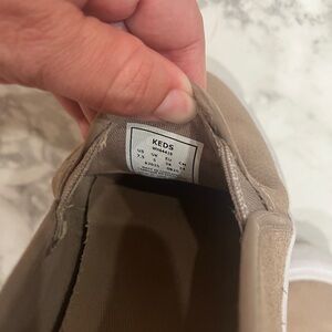 Tan women’s keds size 7 1/2.
